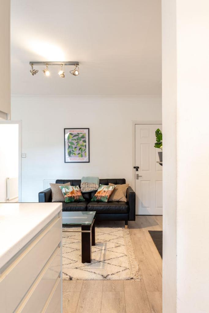 Stylish & Spacious City Centre 3-Bedroom Townhouse - Sleeps 6 Canterbury Eksteriør bilde