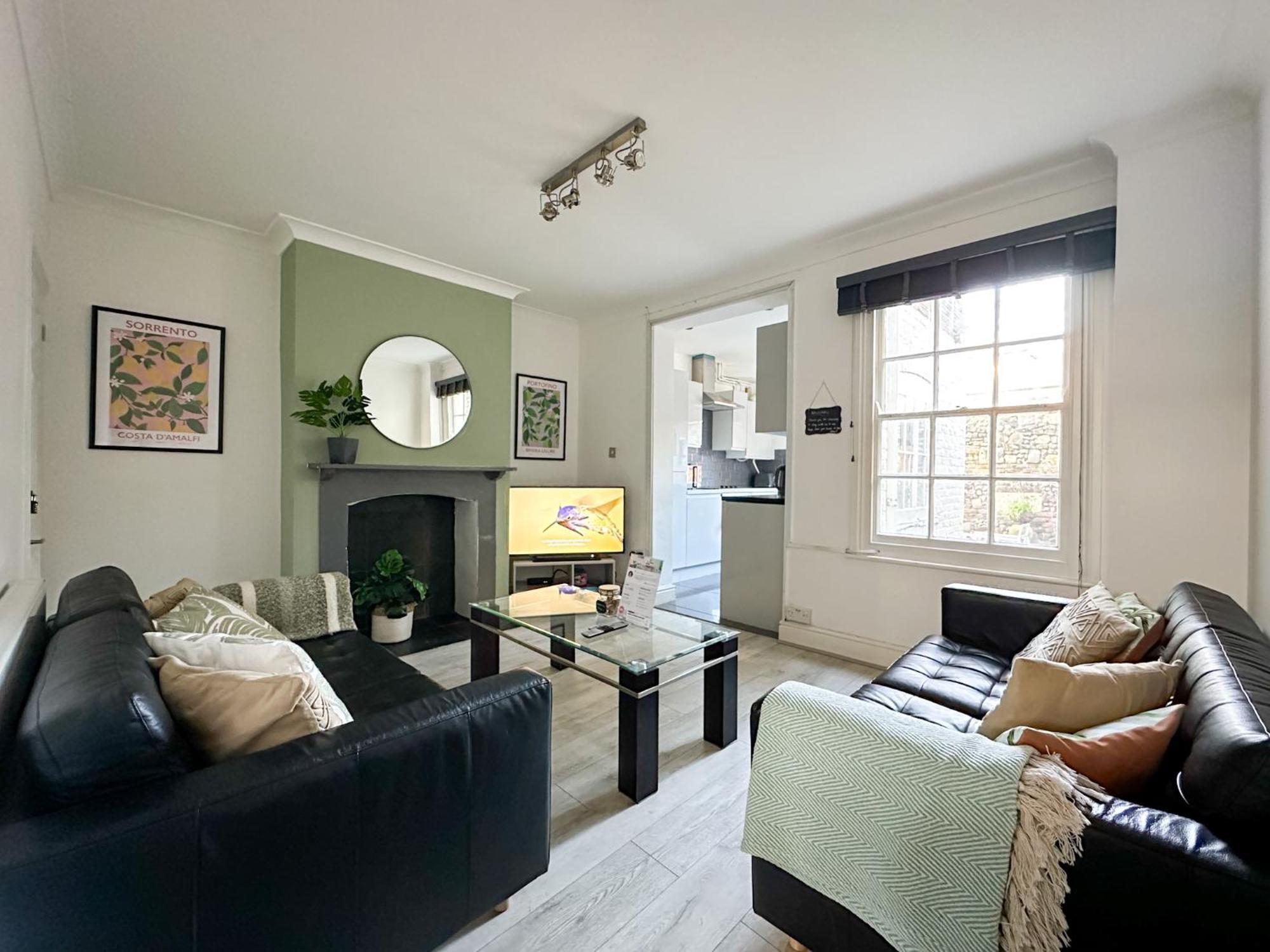Stylish & Spacious City Centre 3-Bedroom Townhouse - Sleeps 6 Canterbury Eksteriør bilde
